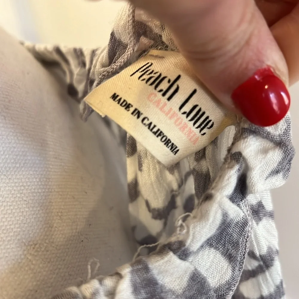 LIKE NEW GREY LEOPARD PRINT BLOUSE - SIZE SMALL